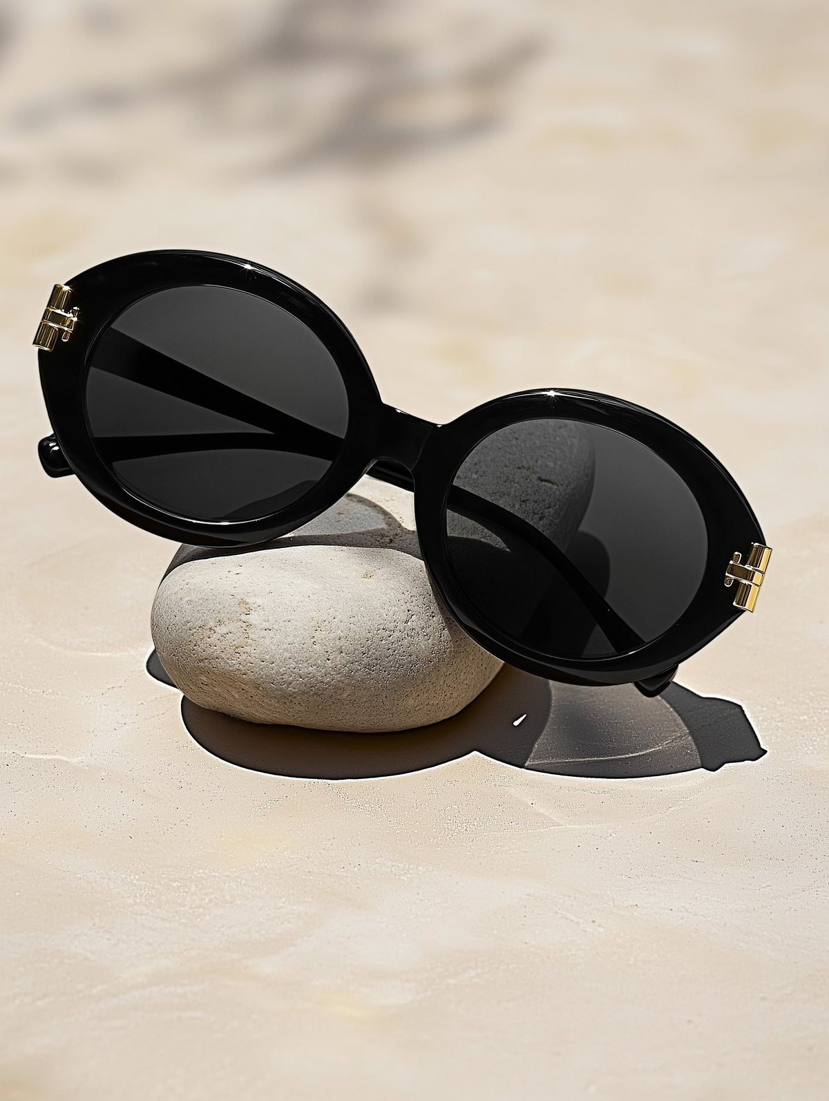 Bold Round Signature Frame